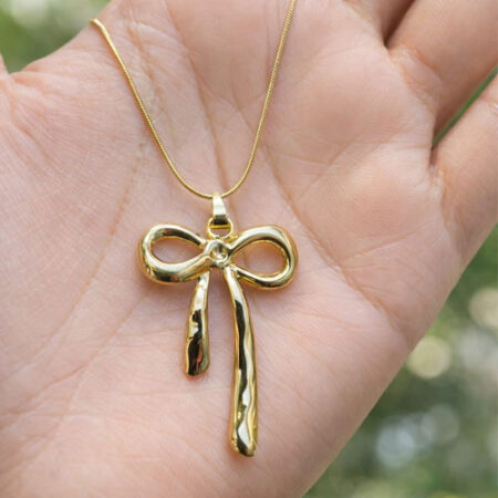 Elegant Bow Pendant Necklace